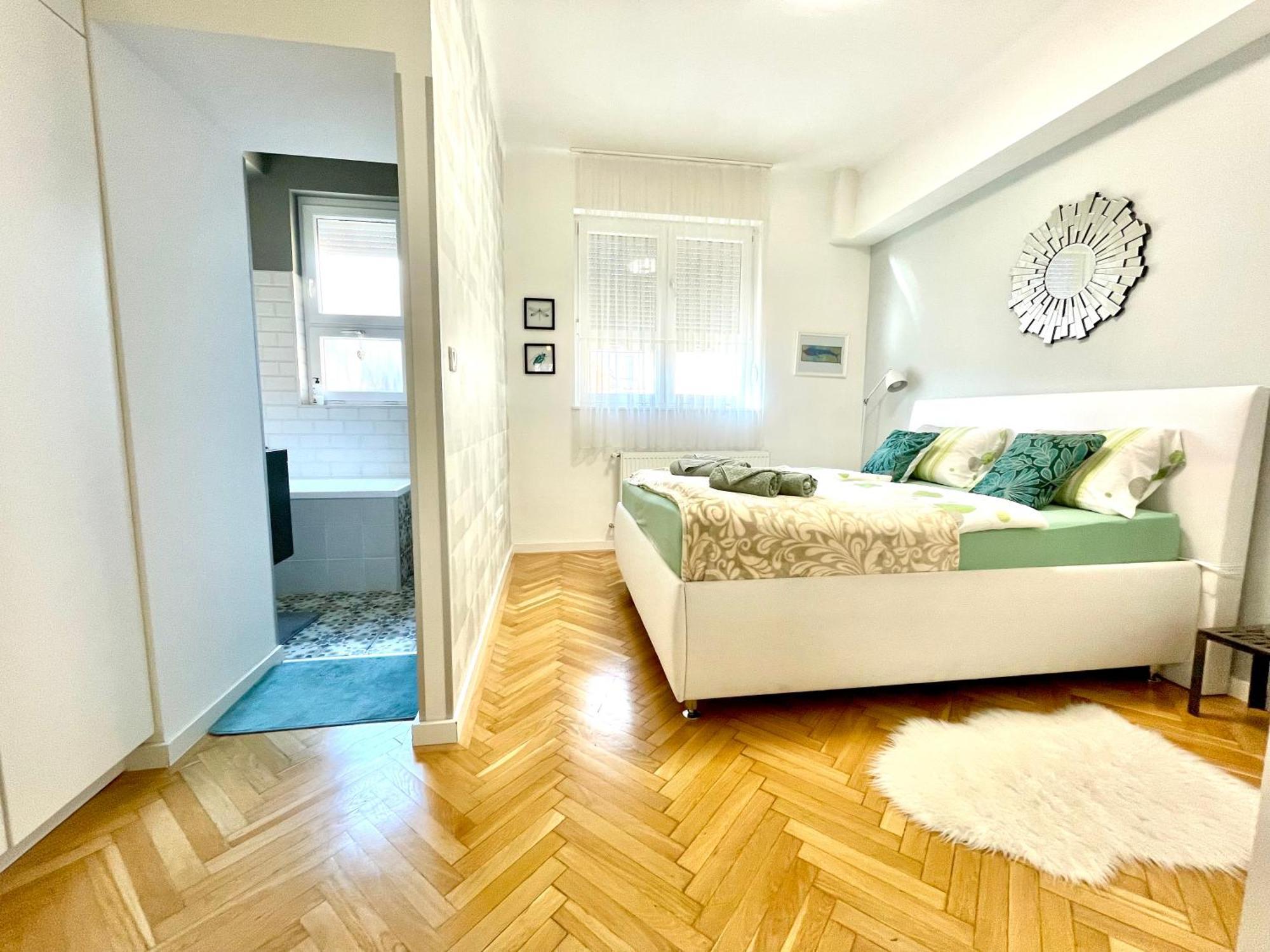 Mint Pearl 3 2 Bathrooms At Kalvin Square Apartamento Budapest
