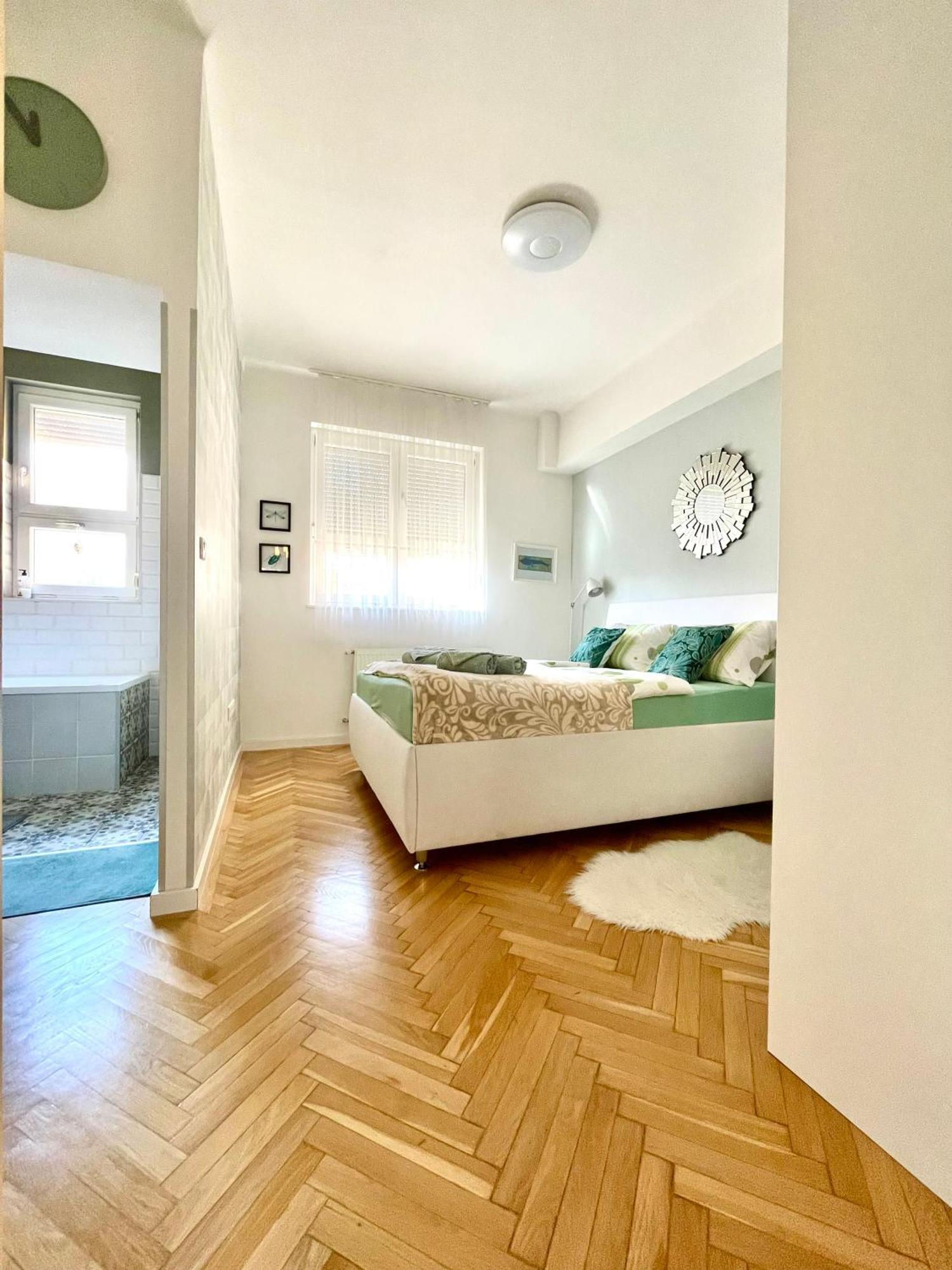 Mint Pearl 3 2 Bathrooms At Kalvin Square Apartamento *
