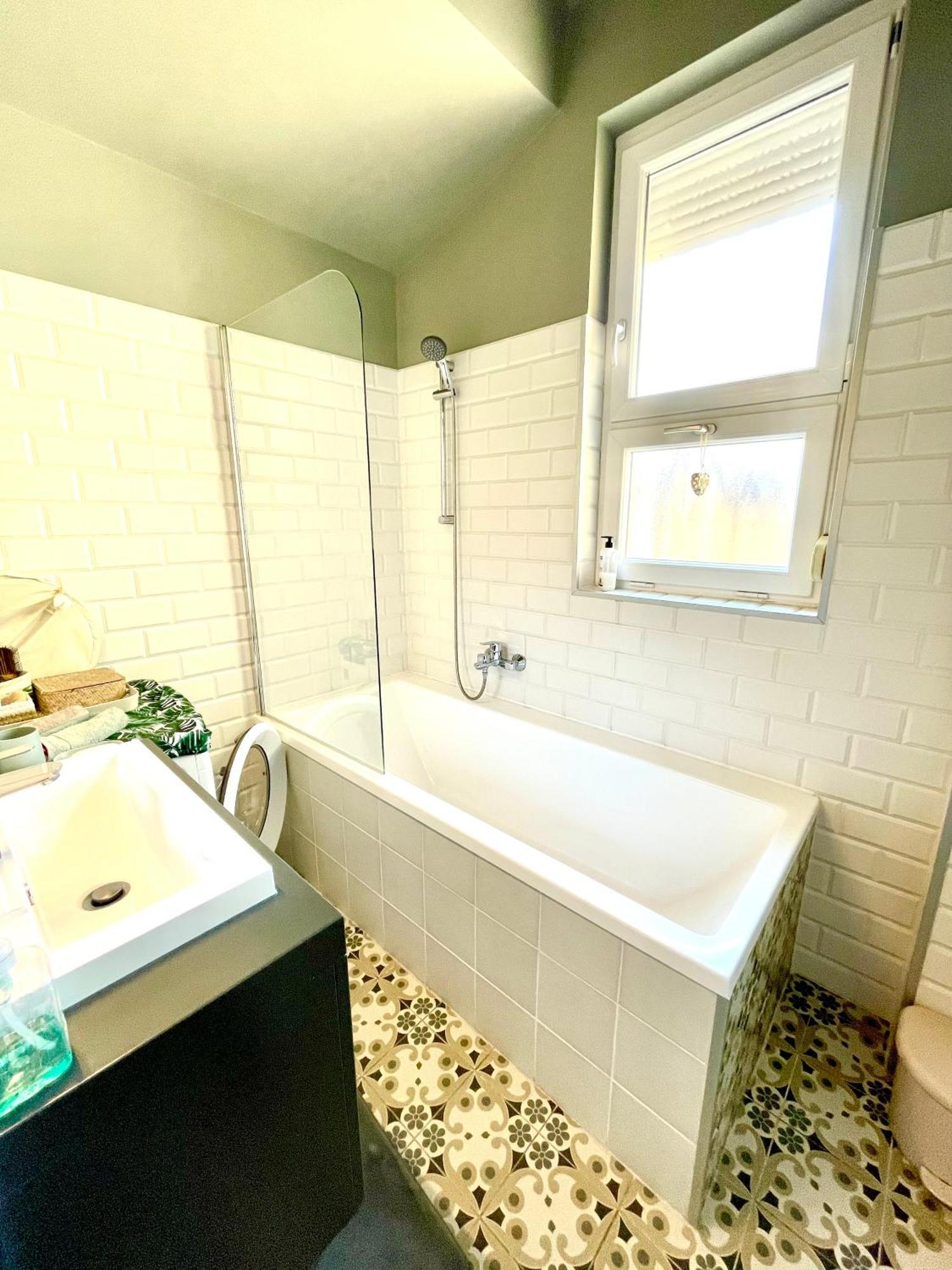 Mint Pearl 3 2 Bathrooms At Kalvin Square Apartman